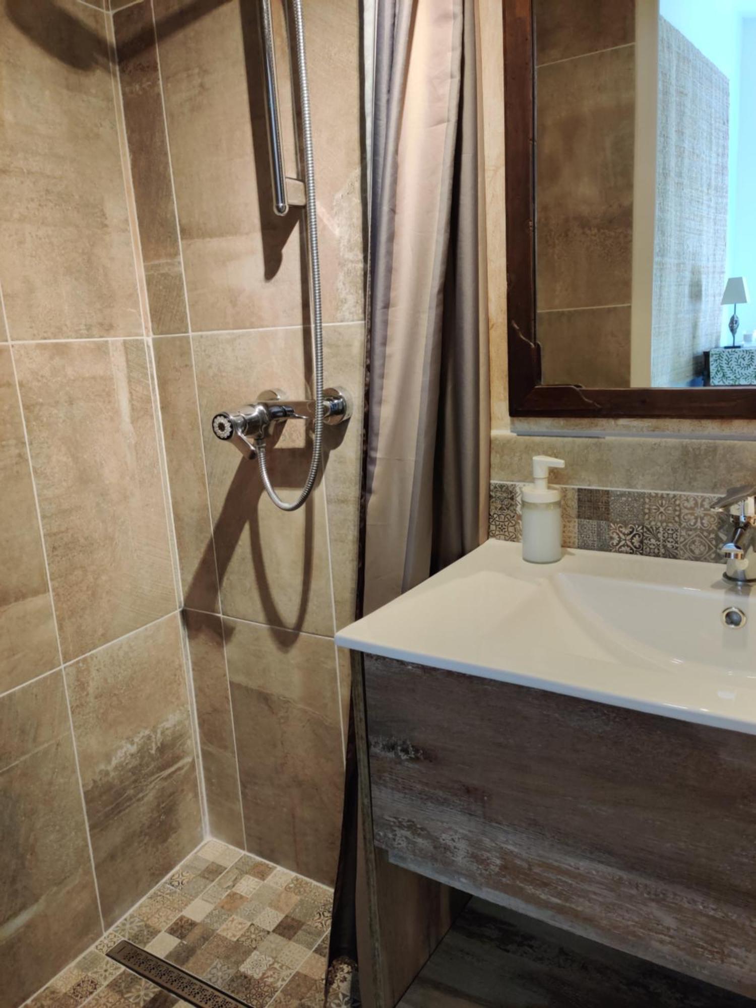 Le Cerisier Bed & Breakfast Mareil-Marly Bagian luar foto